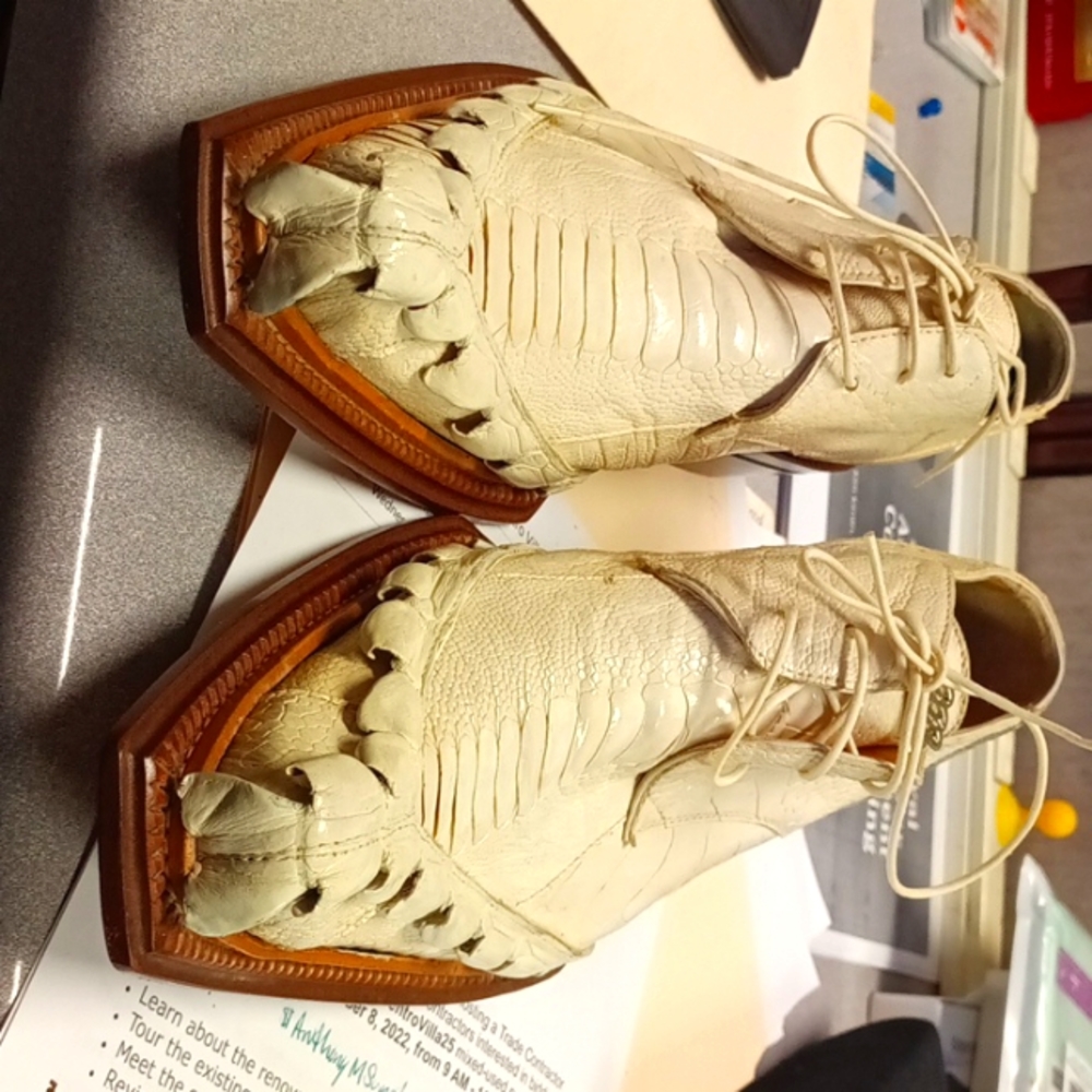 Mauri Hornbacks Shoes Size 9